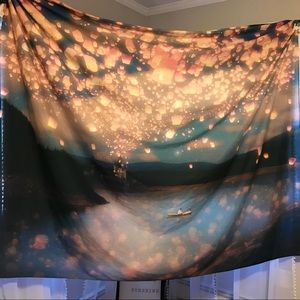 Lantern tapestry